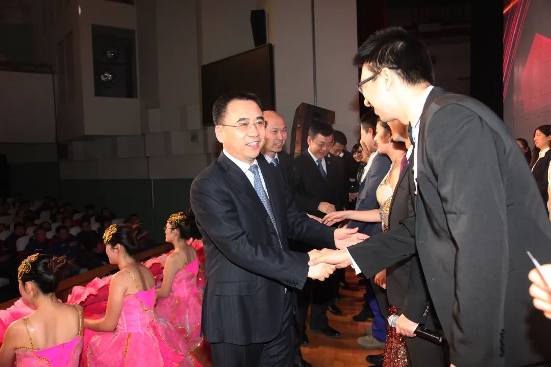 ƽ����(pinnacle)�ٷ���վ